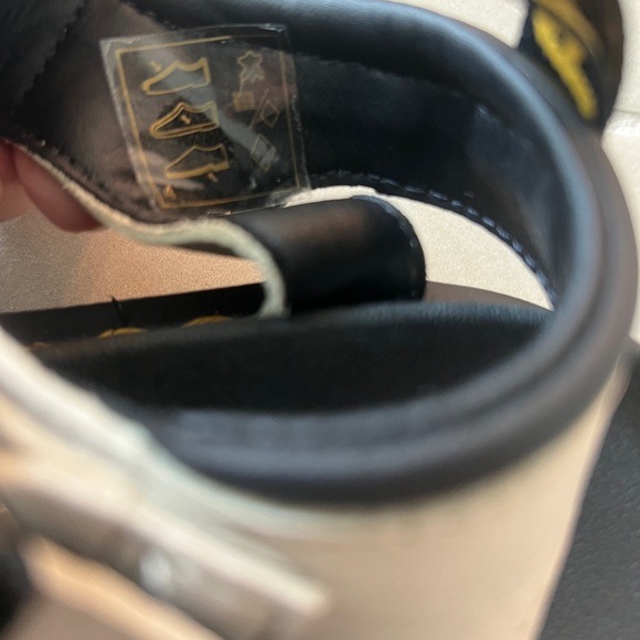 Dr. Martens Black and White Sandals Blare sz8 - Picture 6 of 11